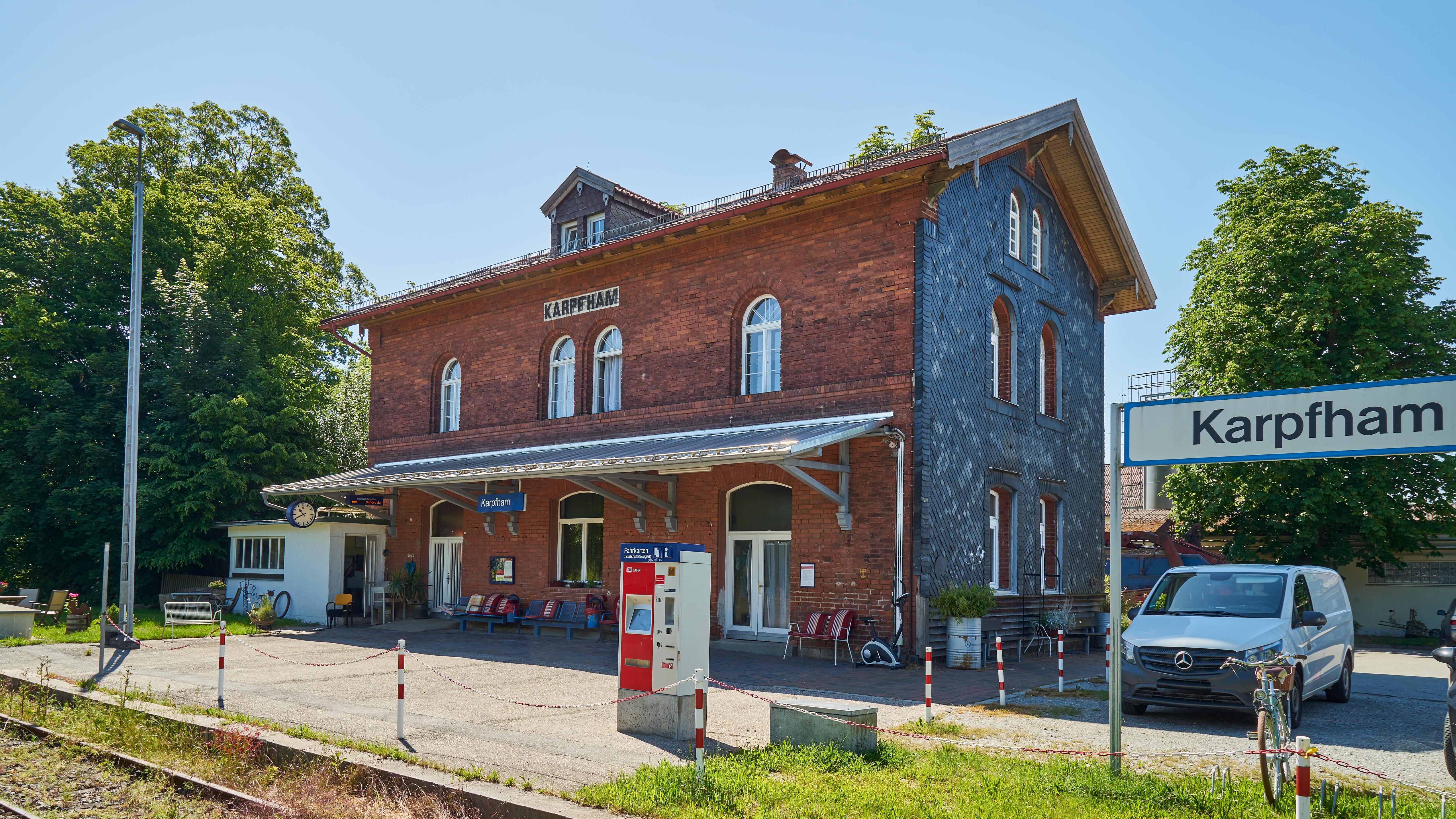 Bahnhof